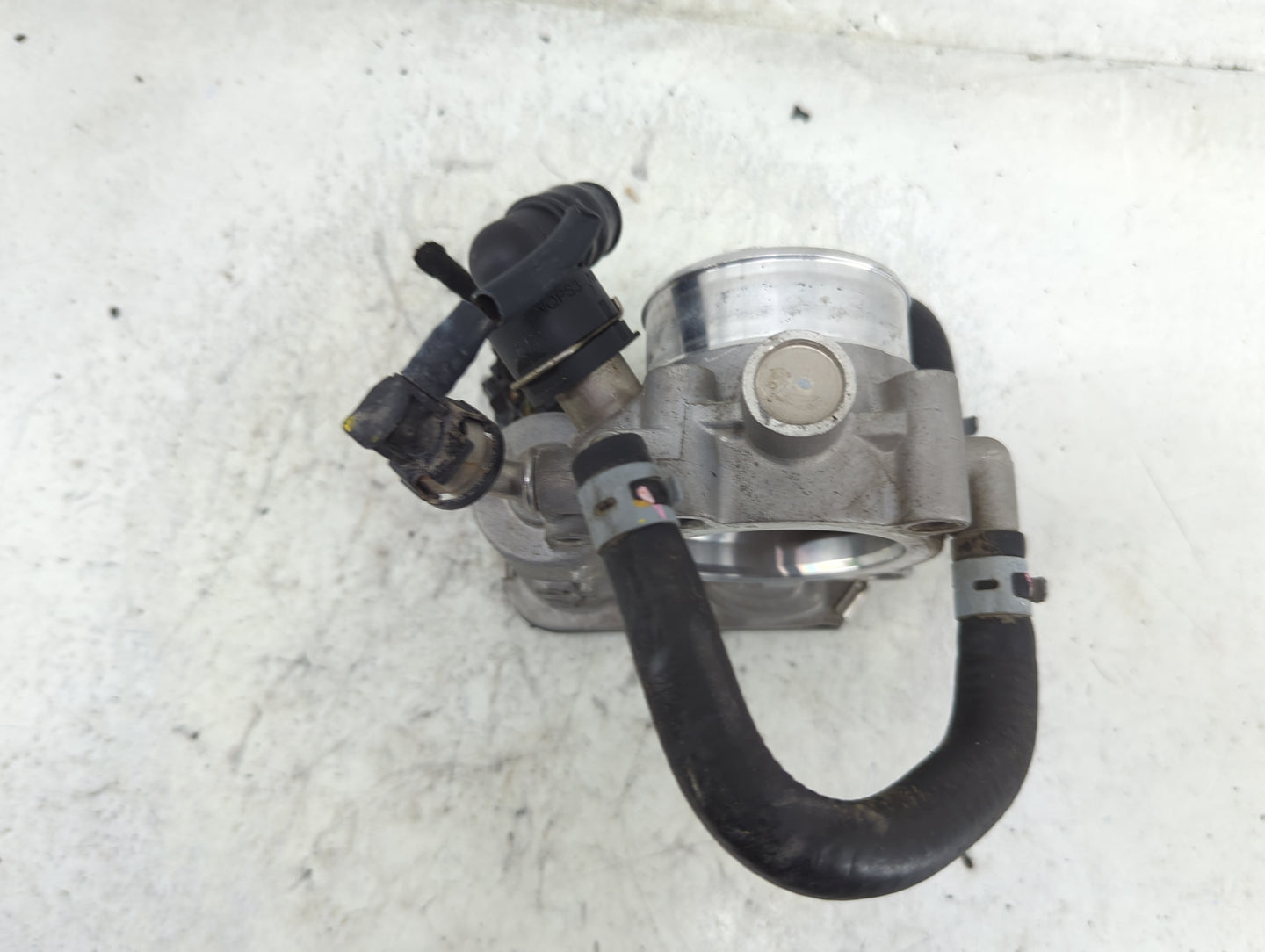 2011-2016 Chevrolet Cruze Throttle Body P/N:55577375 0280750562 Fits Fits 2009 2010 2011 2012 2013 2014 2015 2016 2017 2018 