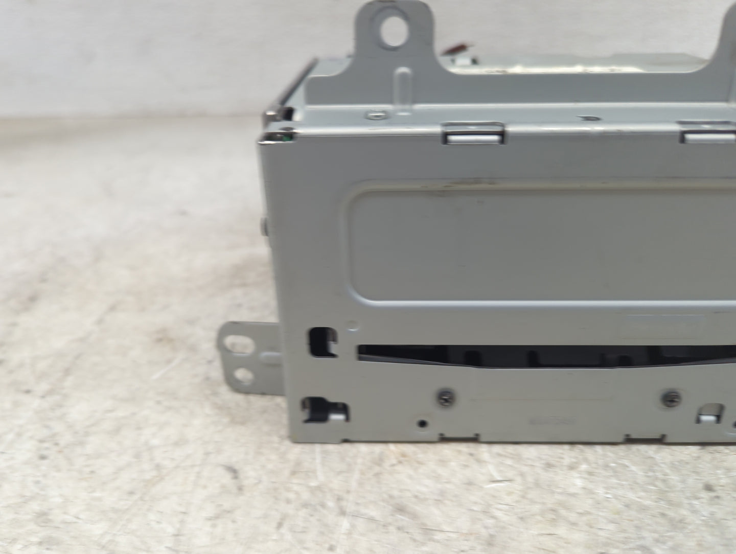 2011-2012 Chevrolet Cruze Radio AM FM Cd Player Receiver Replacement P/N:20983517 Fits Fits 2010 2011 2012 OEM Used Auto Par
