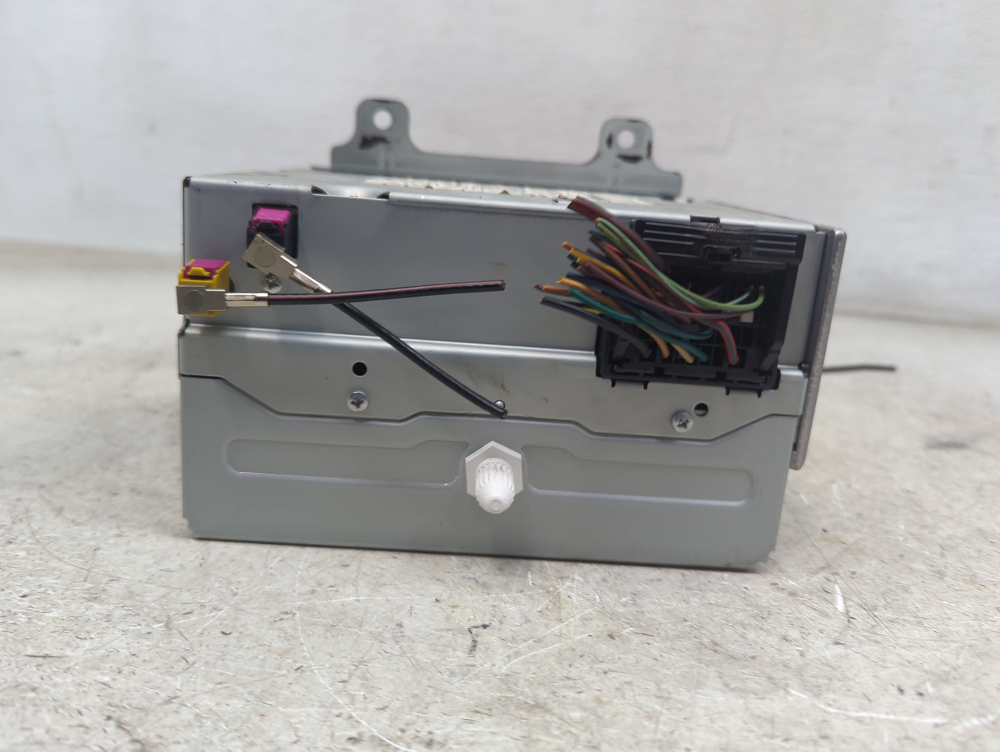 2011-2012 Chevrolet Cruze Radio AM FM Cd Player Receiver Replacement P/N:20983517 Fits Fits 2010 2011 2012 OEM Used Auto Par