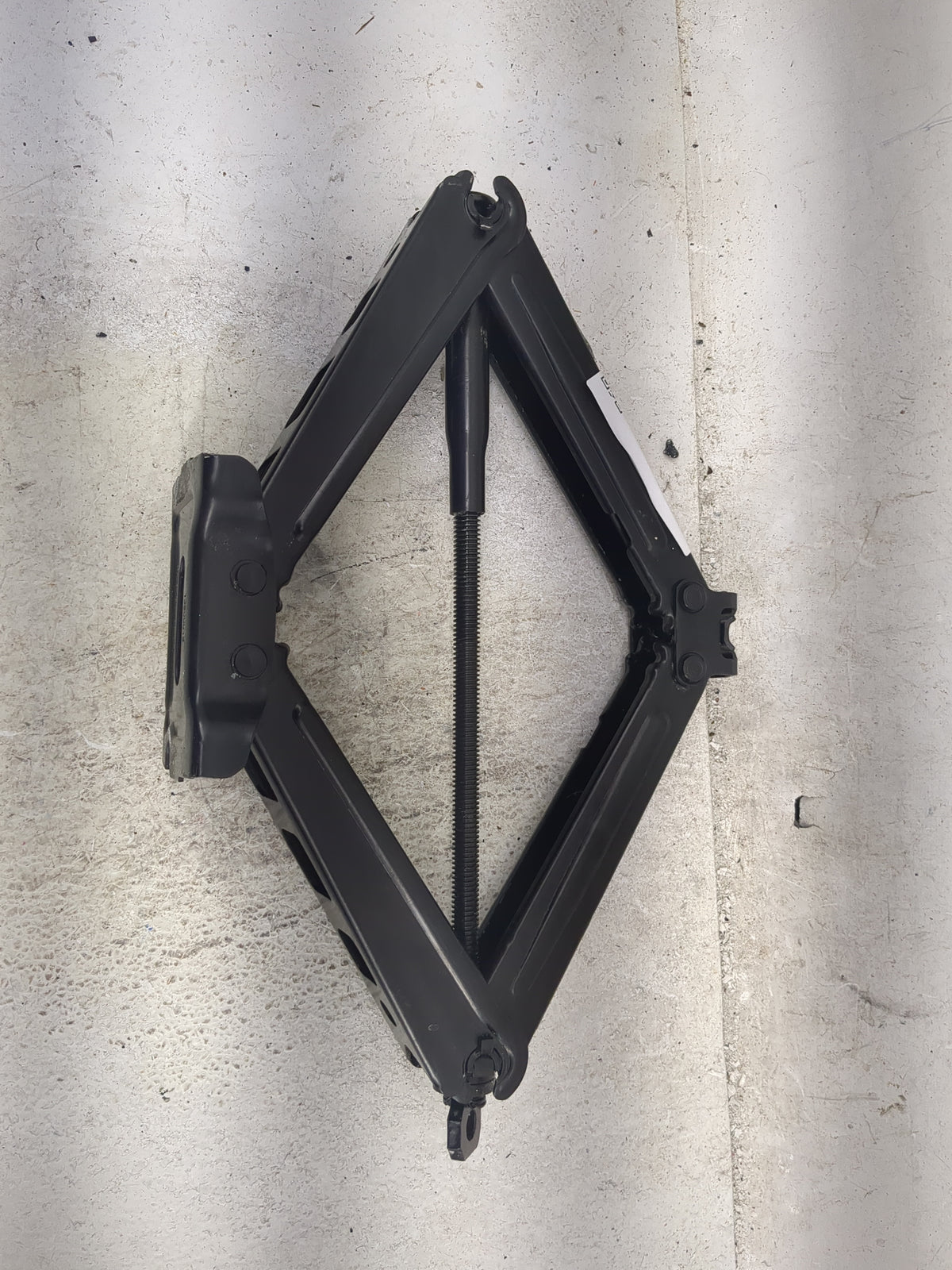 2011 Chevrolet Cruze Spare Scissor Car Jack Black - Oemusedautoparts1.com