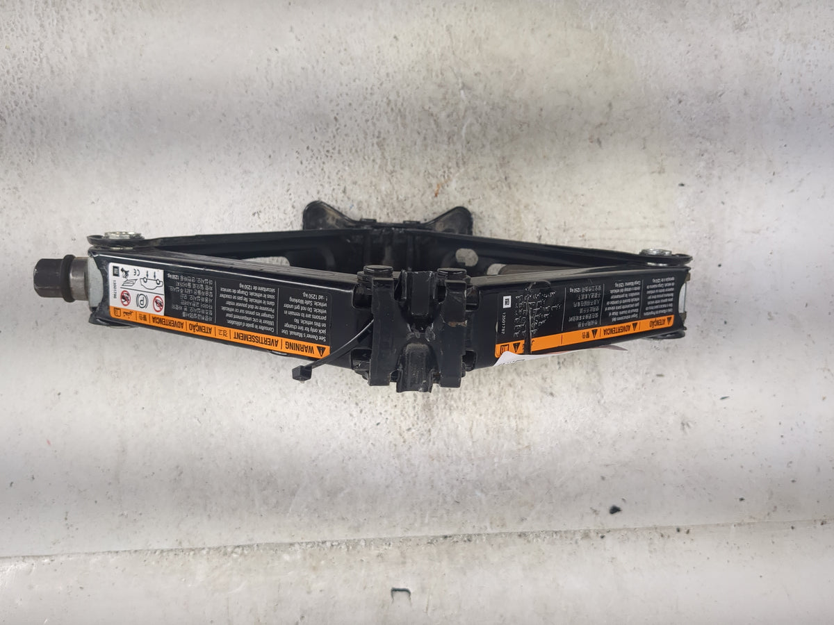 2011 Chevrolet Cruze Spare Scissor Car Jack Black 1500149 - Oemusedautoparts1.com