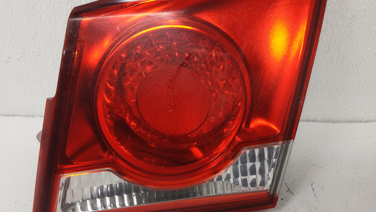 2011-2016 Chevrolet Cruze Tail Light Assembly Passenger Right OEM Fits Fits 2011 2012 2013 2014 2015 2016 OEM Used Auto Part