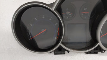 2011 Chevrolet Cruze Instrument Cluster Speedometer Gauges P/N:811511914 769212-670A, 95018203, 95018205 Fits OEM Used Auto Parts