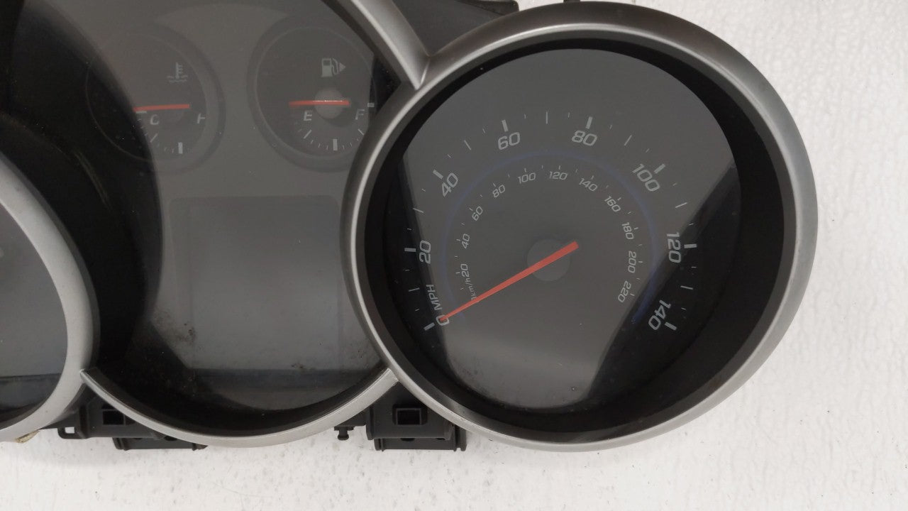 2011 Chevrolet Cruze Instrument Cluster Speedometer Gauges P/N:811511914 769212-670A, 95018203, 95018205 Fits OEM Used Auto 