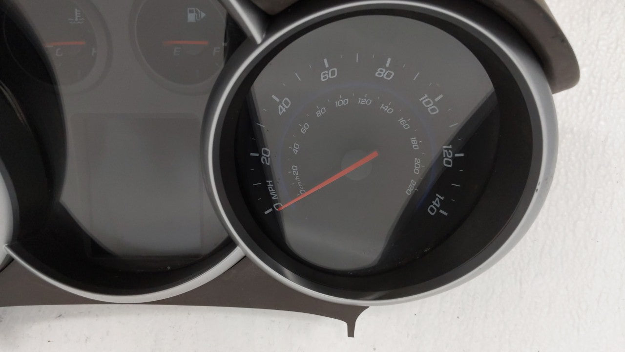 2011 Chevrolet Cruze Instrument Cluster Speedometer Gauges P/N:95235824 811511914, 95018203, 95018205 Fits OEM Used Auto Par