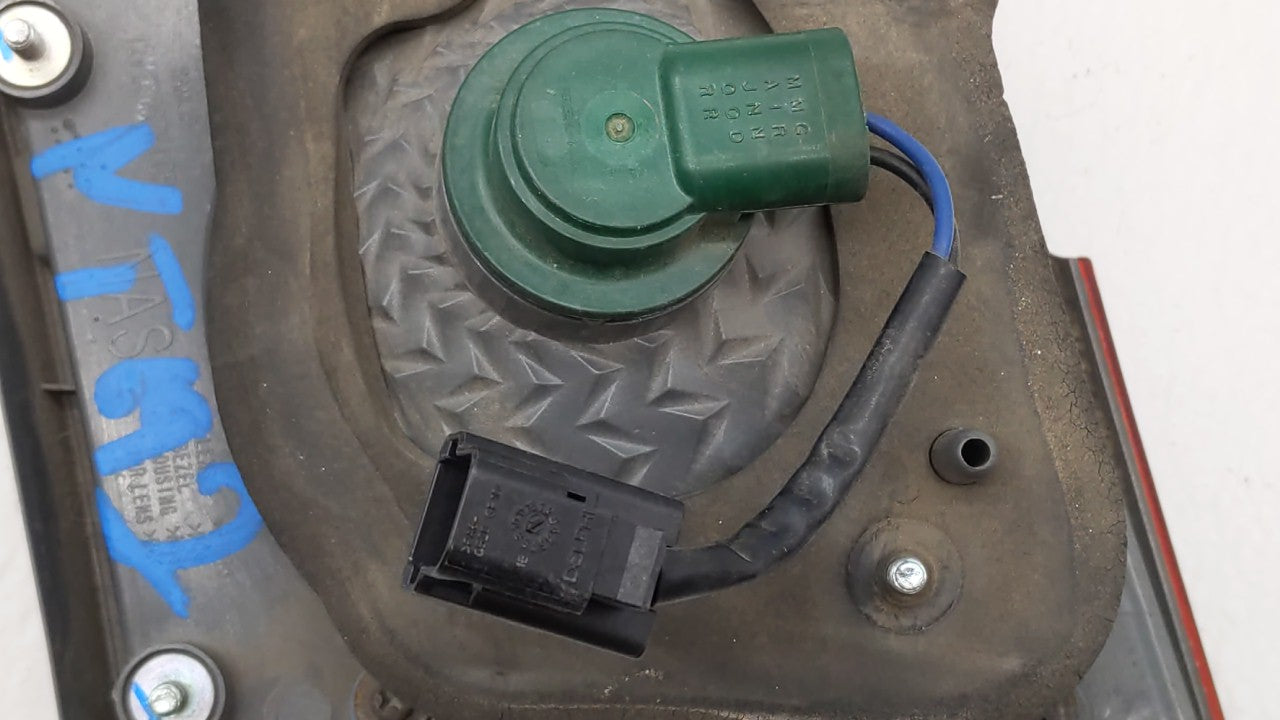 2011-2016 Chevrolet Cruze Tail Light Assembly Passenger Right OEM Fits Fits 2011 2012 2013 2014 2015 2016 OEM Used Auto Part