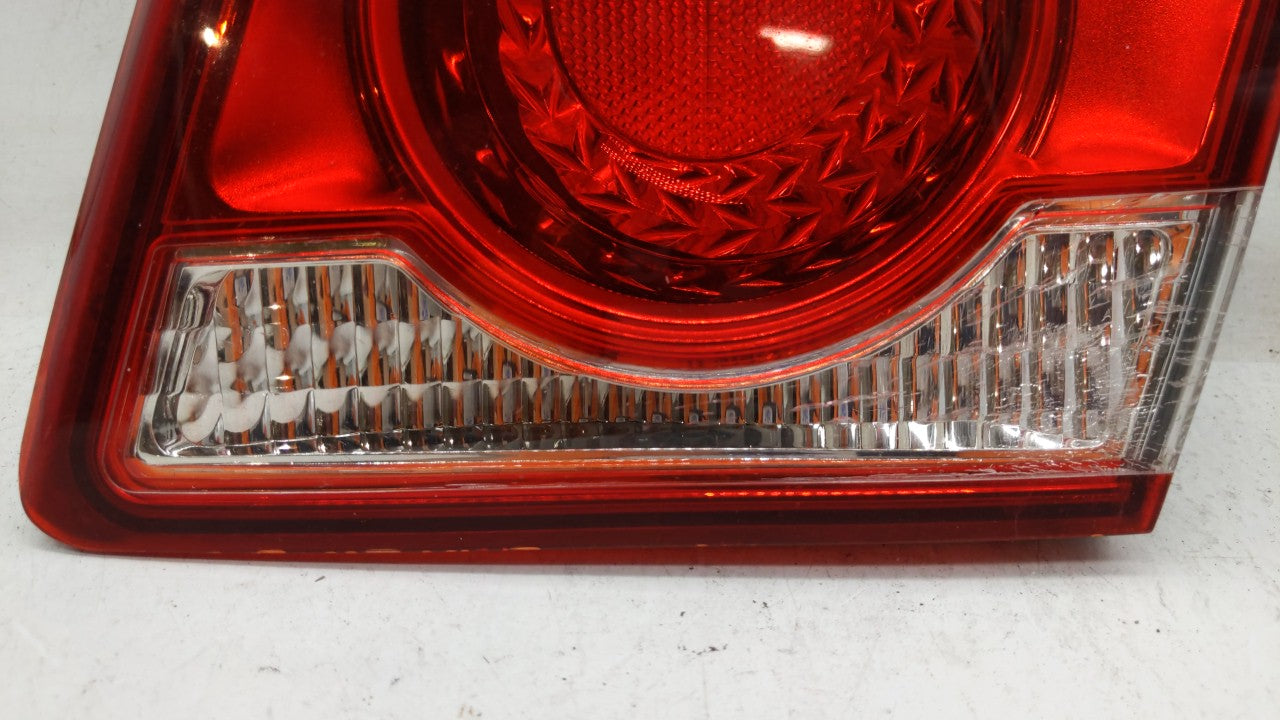 2011-2016 Chevrolet Cruze Tail Light Assembly Passenger Right OEM Fits Fits 2011 2012 2013 2014 2015 2016 OEM Used Auto Part