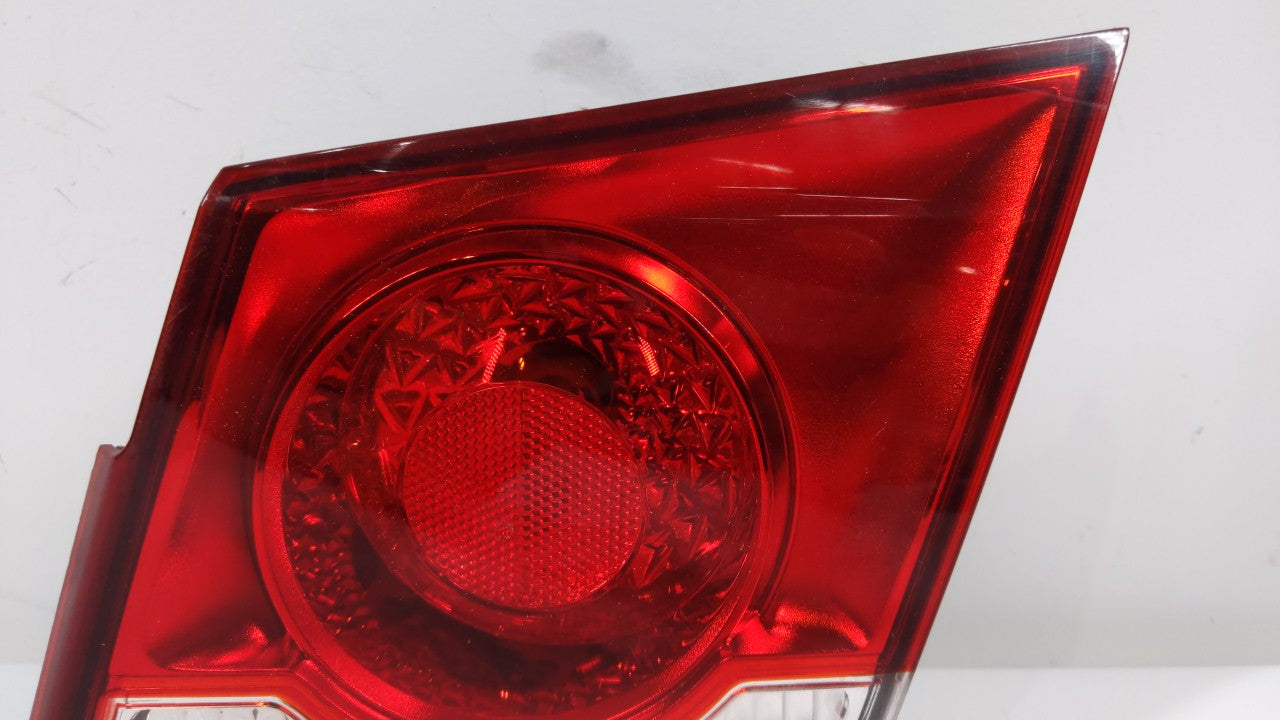 2011-2016 Chevrolet Cruze Tail Light Assembly Passenger Right OEM Fits Fits 2011 2012 2013 2014 2015 2016 OEM Used Auto Part