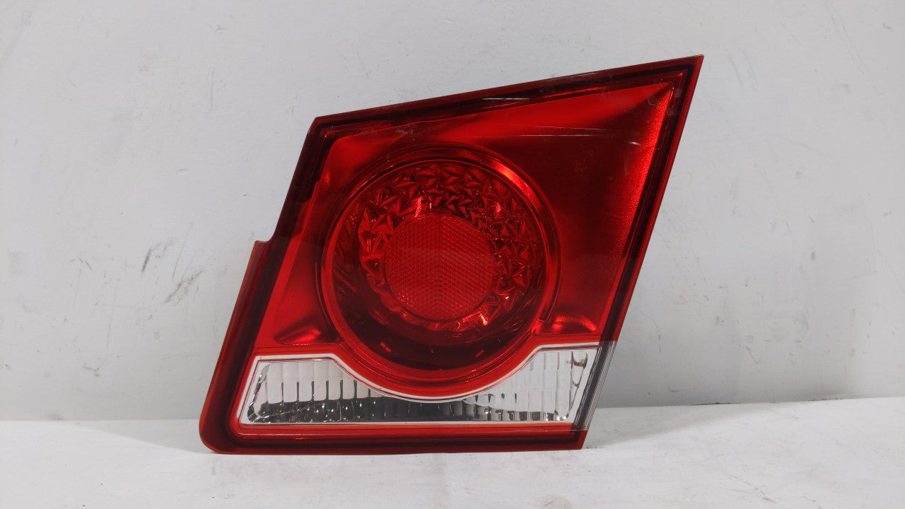2011-2016 Chevrolet Cruze Tail Light Assembly Passenger Right OEM Fits Fits 2011 2012 2013 2014 2015 2016 OEM Used Auto Part