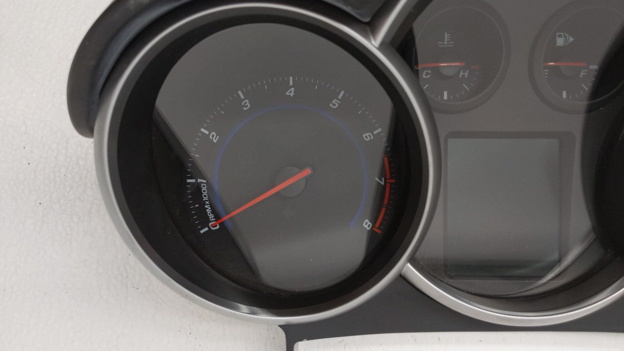 2011 Chevrolet Cruze Instrument Cluster Speedometer Gauges P/N:95235824 811511914, 95018203, 95018205 Fits OEM Used Auto Par