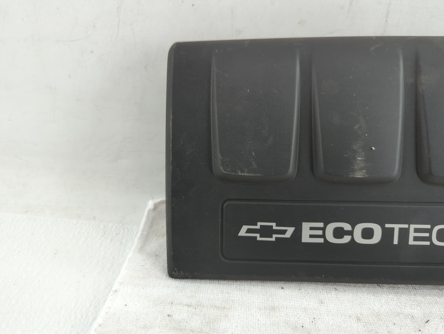 2011 Chevrolet Cruze Engine Cover - Oemusedautoparts1.com