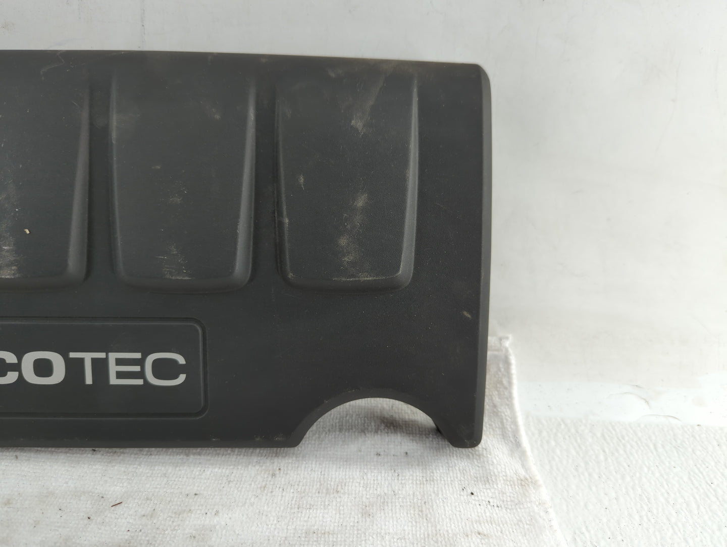 2011 Chevrolet Cruze Engine Cover - Oemusedautoparts1.com