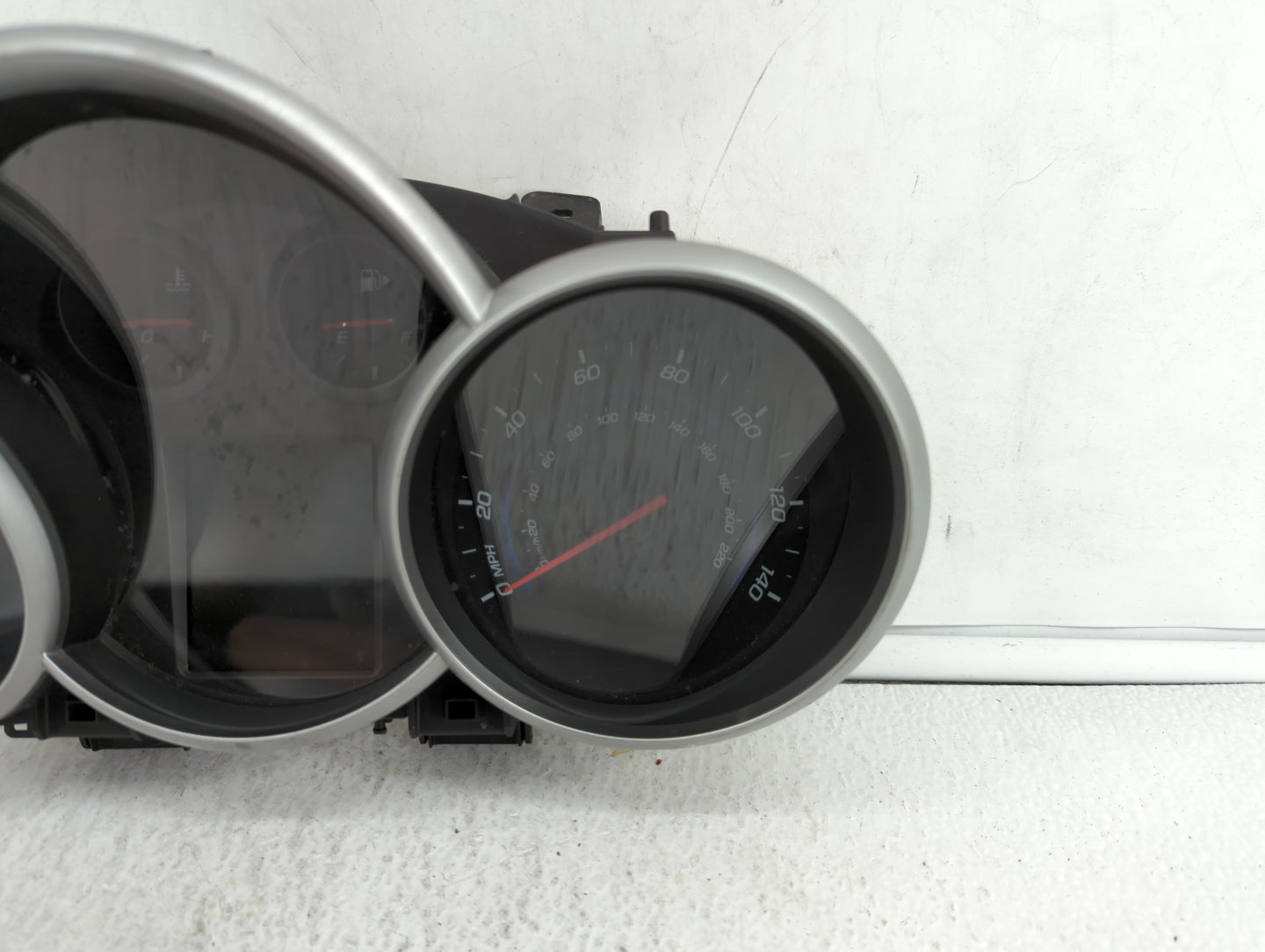 2011 Chevrolet Cruze Instrument Cluster Speedometer Gauges P/N:95018203 95235826, 95216802, 95235824, 811511914, 95018205 Fi