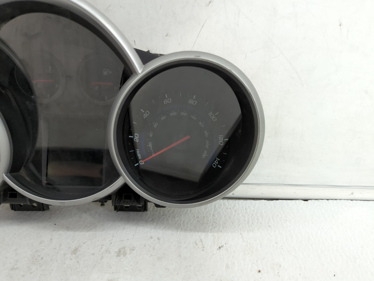 2011 Chevrolet Cruze Instrument Cluster Speedometer Gauges P/N:95018203 95235826, 95216802, 95235824, 811511914, 95018205 Fi