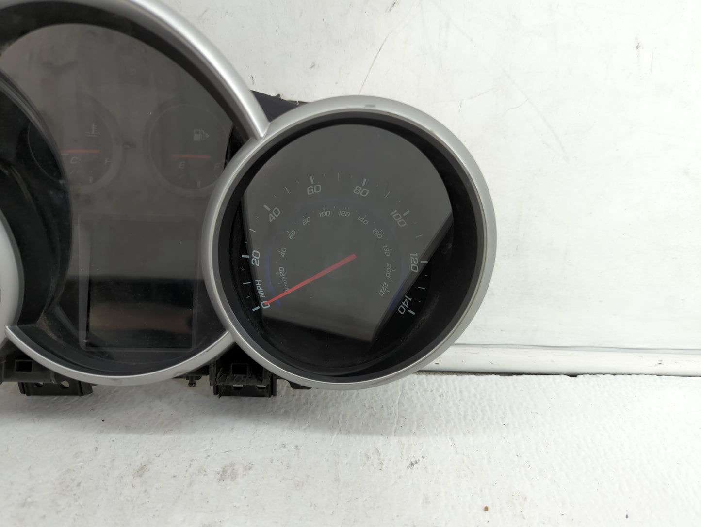 2011 Chevrolet Cruze Instrument Cluster Speedometer Gauges P/N:95018203 95235826, 95216802, 95235824, 811511914, 95018205 Fi