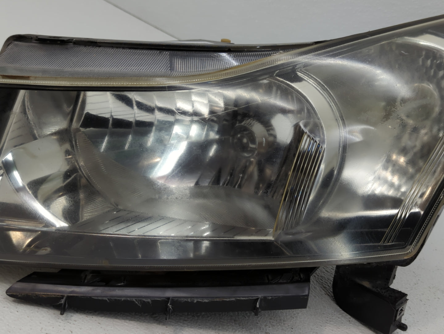 2011-2012 Chevrolet Cruze Driver Left Oem Head Light Headlight Lamp - Oemusedautoparts1.com