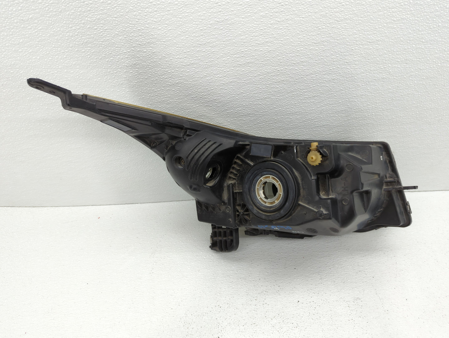 2011-2012 Chevrolet Cruze Driver Left Oem Head Light Headlight Lamp - Oemusedautoparts1.com
