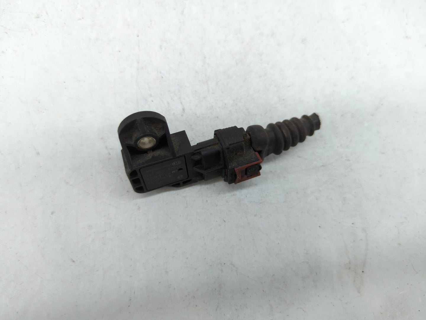 2011 Chevrolet Cruze 55568175 INTAKE MANIFOLD PRESSURE SENSOR - Oemusedautoparts1.com