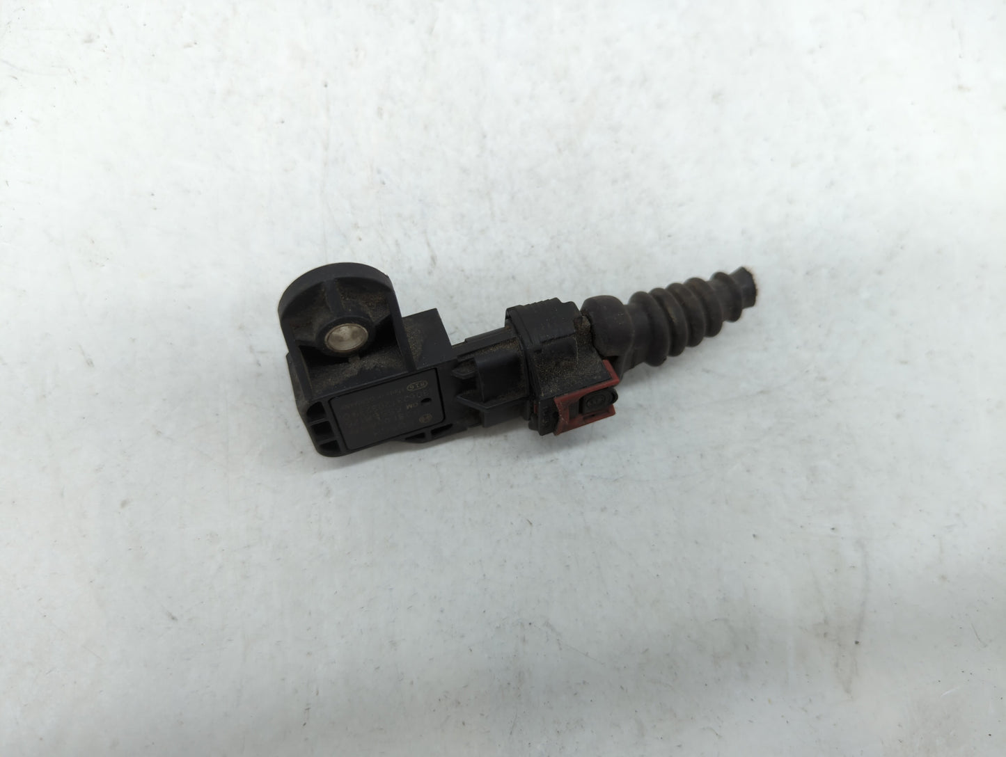 2011 Chevrolet Cruze 55568175 INTAKE MANIFOLD PRESSURE SENSOR - Oemusedautoparts1.com