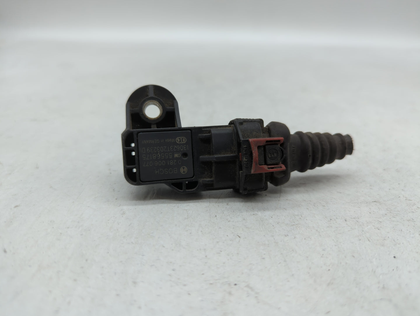2011 Chevrolet Cruze 55568175 INTAKE MANIFOLD PRESSURE SENSOR - Oemusedautoparts1.com