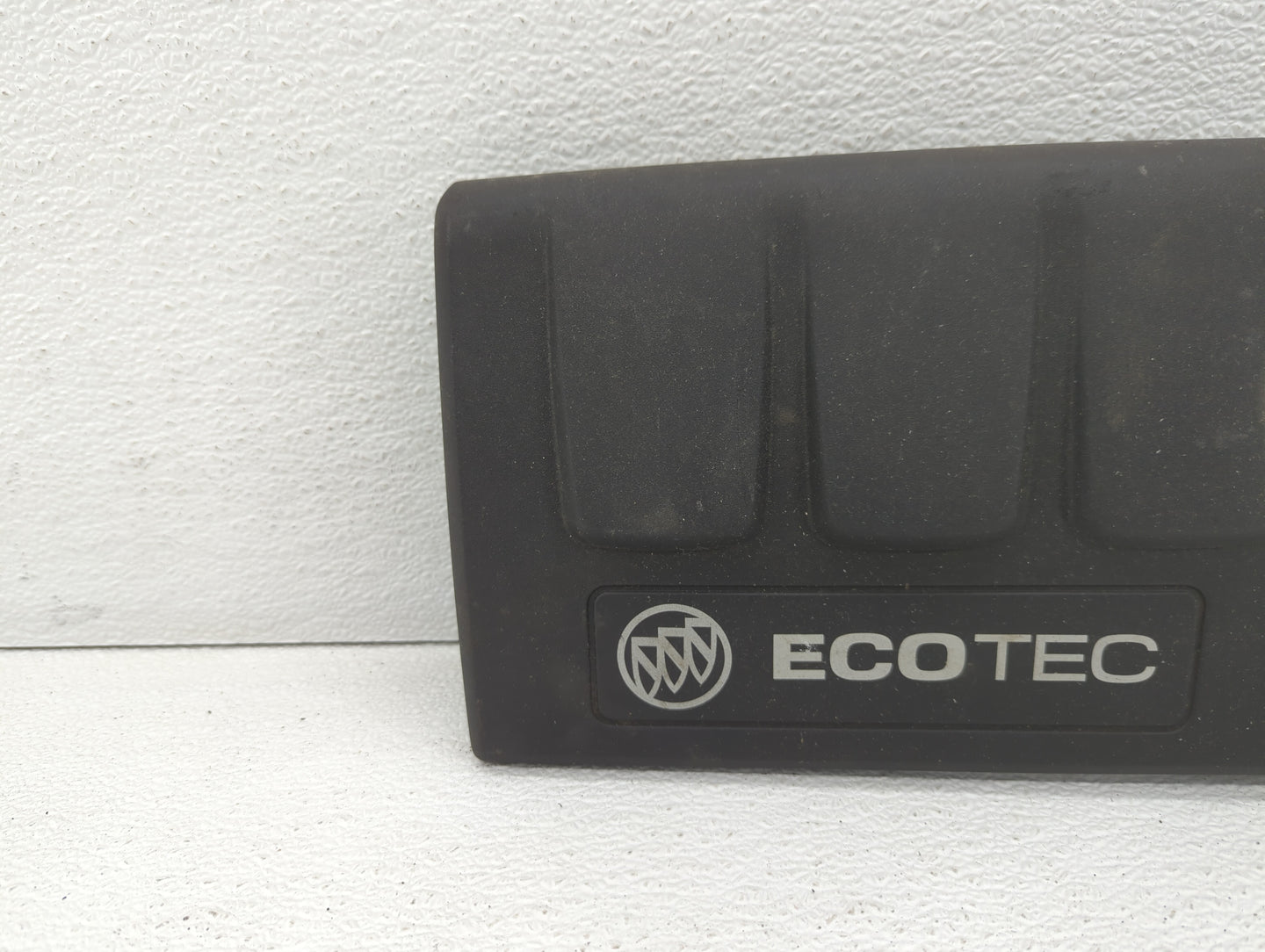 2011 Chevrolet Cruze Engine Cover - Oemusedautoparts1.com