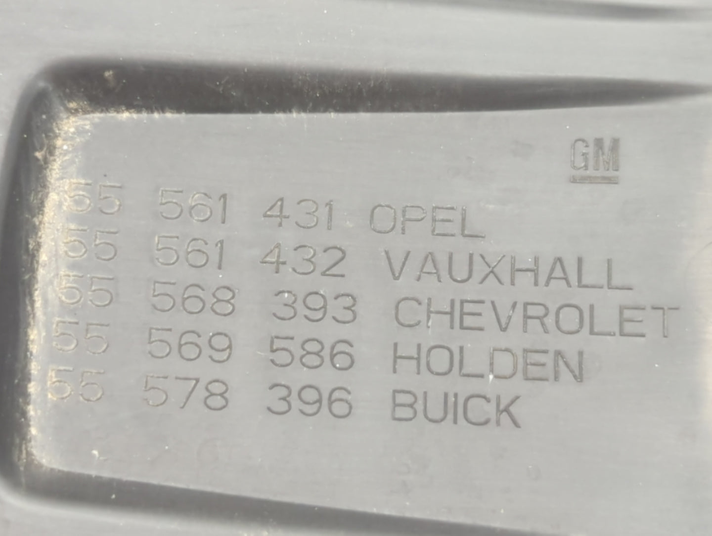 2011 Chevrolet Cruze Engine Cover - Oemusedautoparts1.com