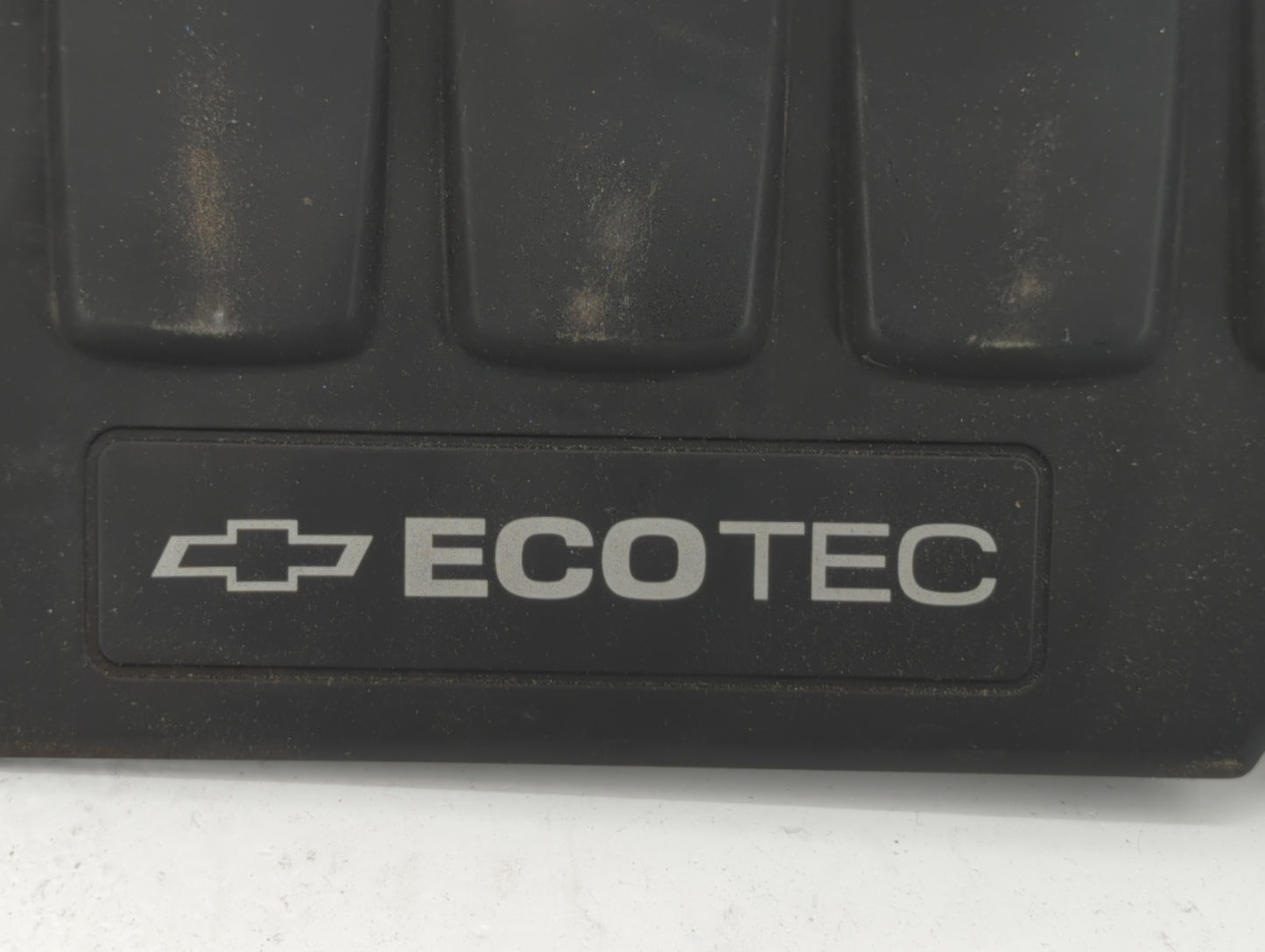 2011 Chevrolet Cruze Engine Cover - Oemusedautoparts1.com