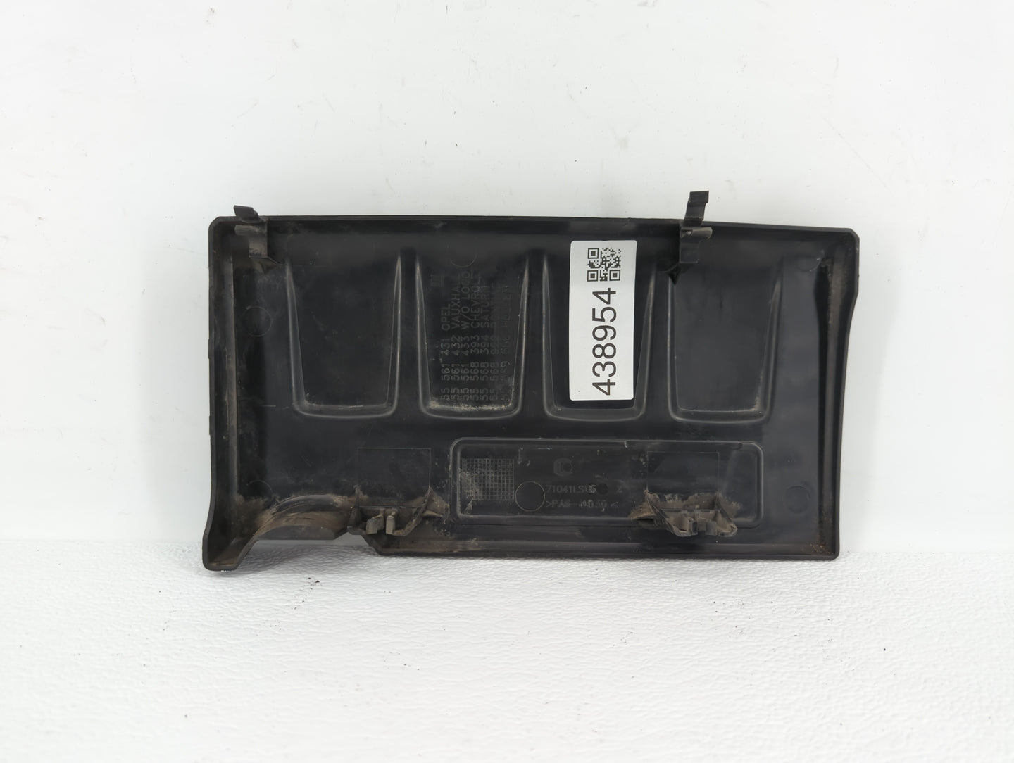 2011 Chevrolet Cruze Engine Cover - Oemusedautoparts1.com