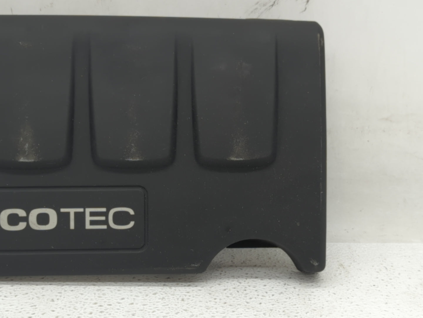 2011 Chevrolet Cruze Engine Cover - Oemusedautoparts1.com