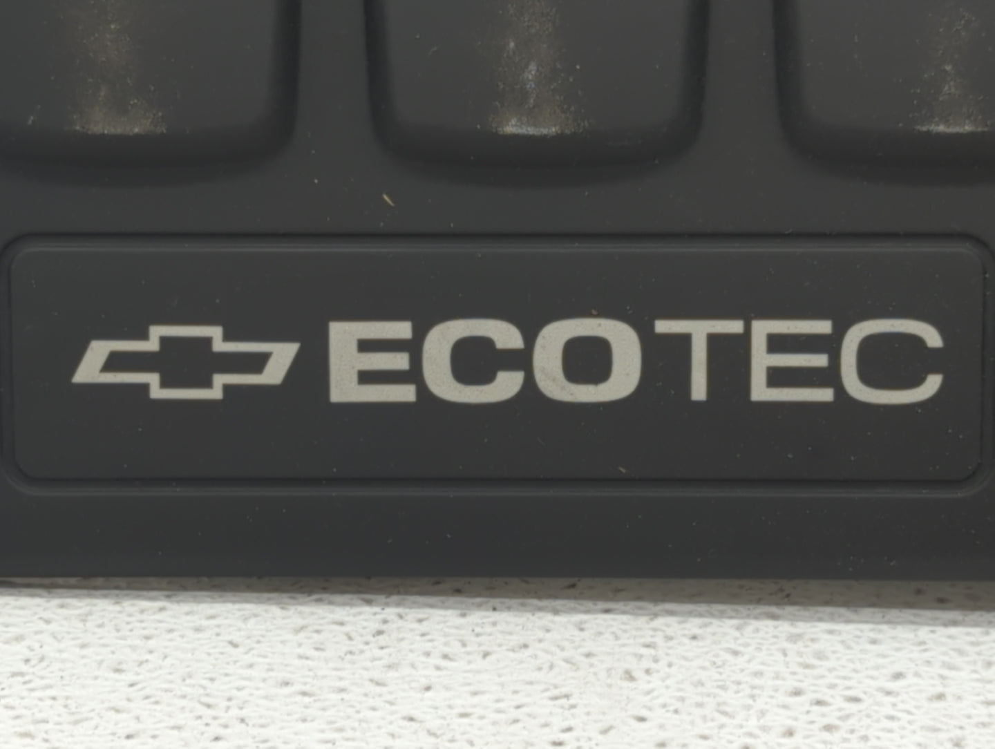 2011 Chevrolet Cruze Engine Cover - Oemusedautoparts1.com