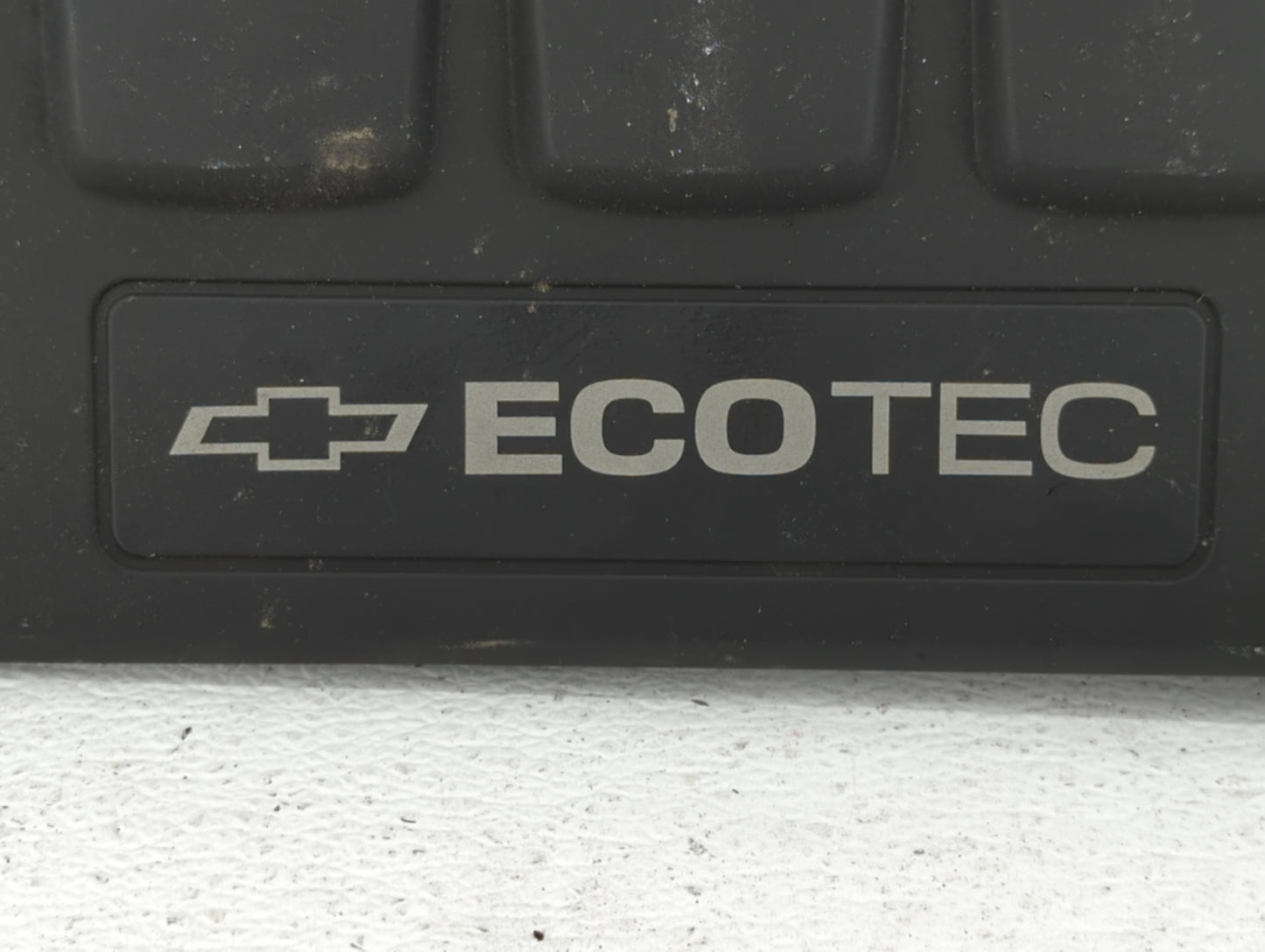 2011 Chevrolet Cruze Engine Cover - Oemusedautoparts1.com