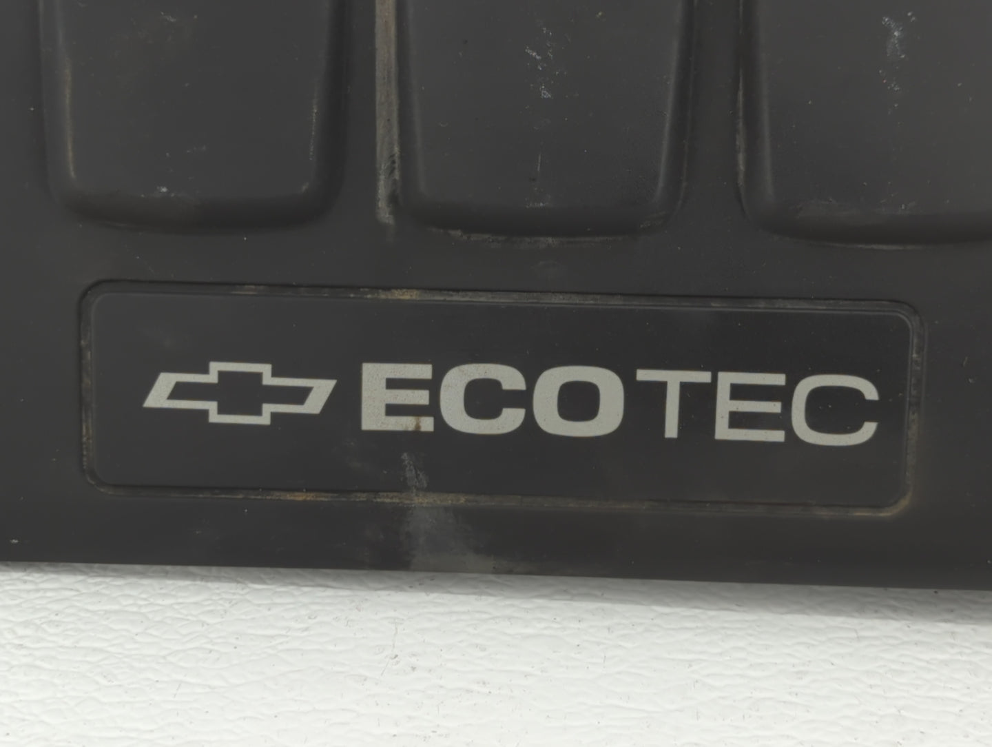 2011 Chevrolet Cruze Engine Cover - Oemusedautoparts1.com