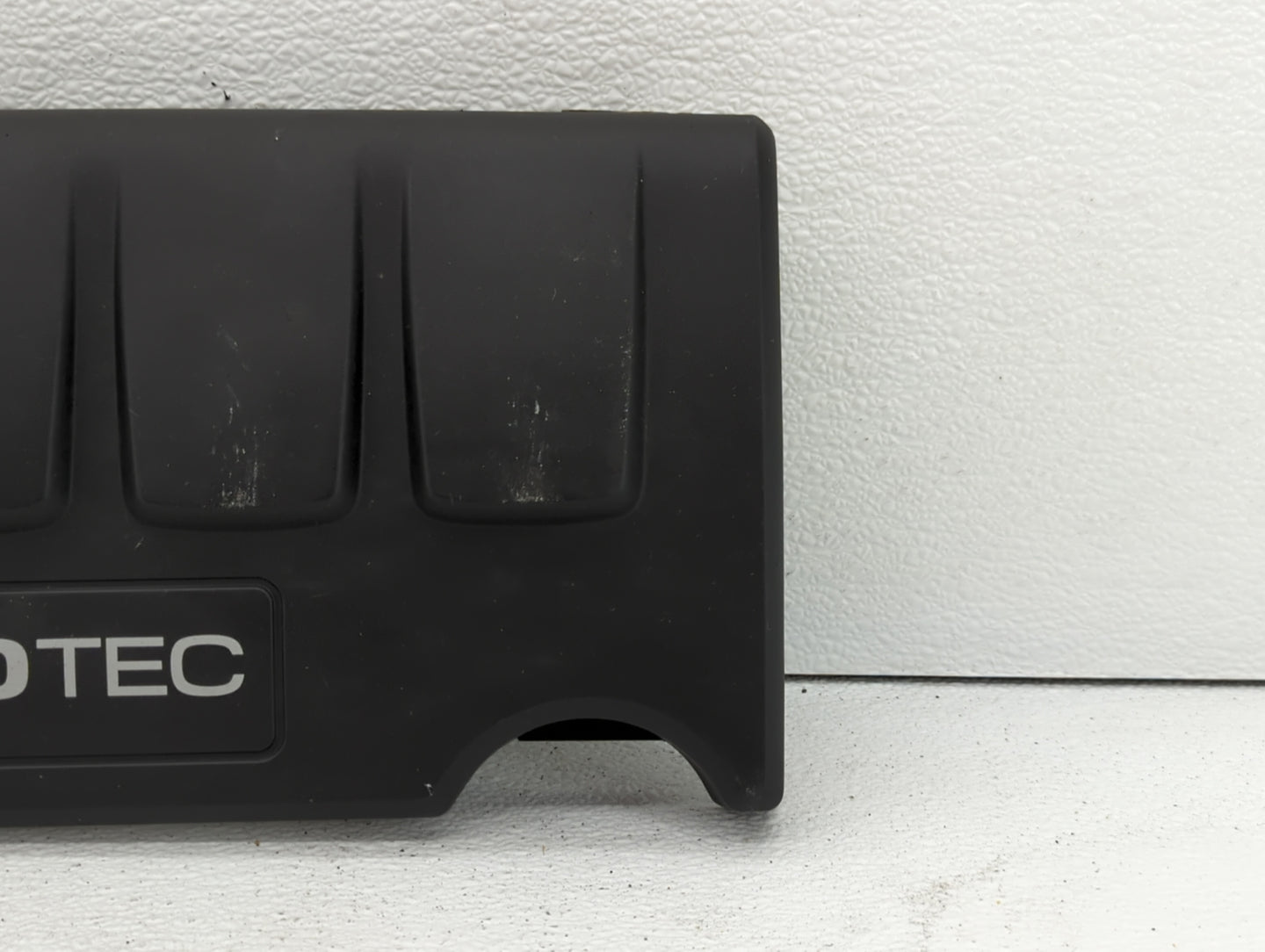 2011 Chevrolet Cruze Engine Cover - Oemusedautoparts1.com