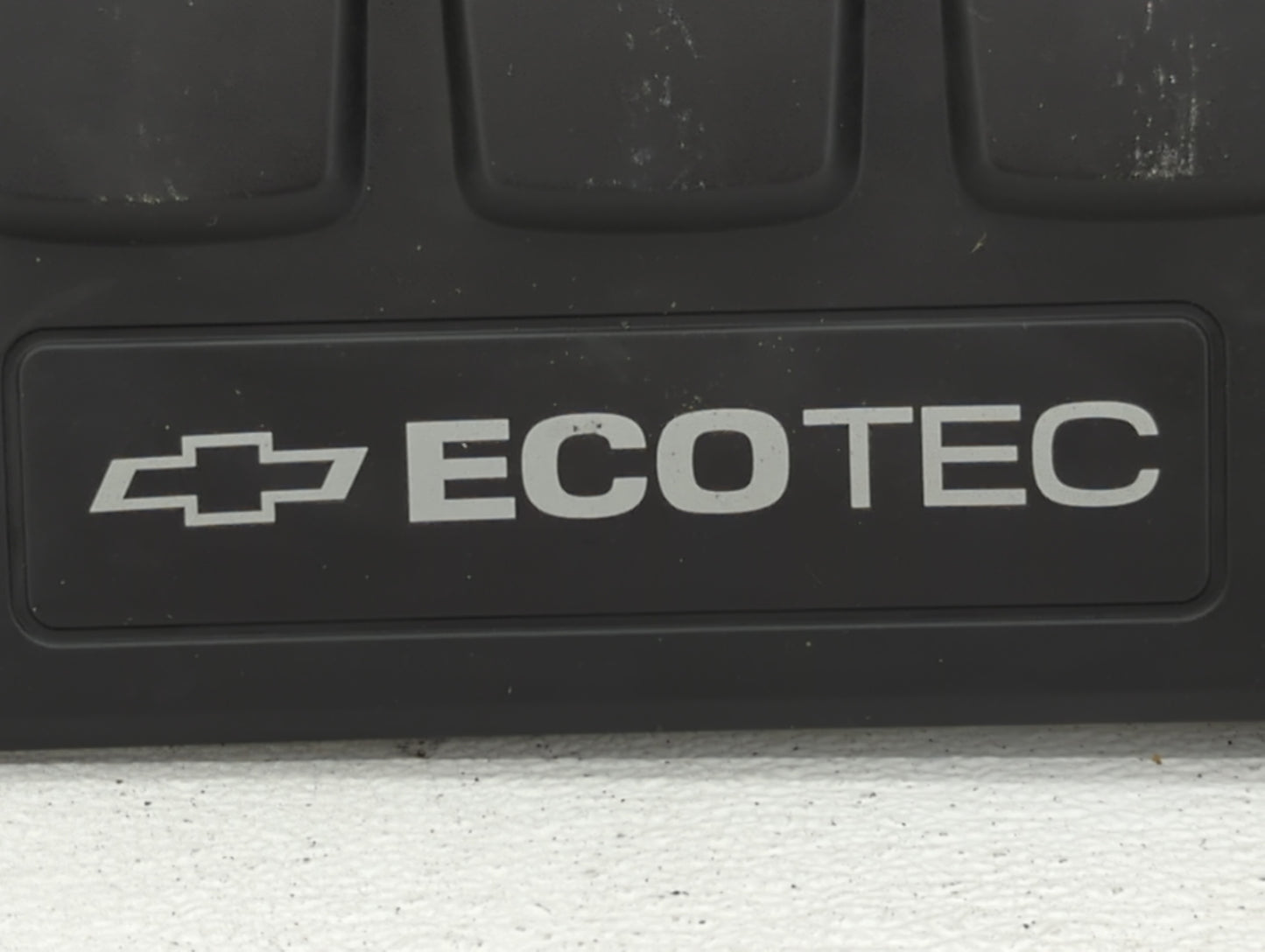 2011 Chevrolet Cruze Engine Cover - Oemusedautoparts1.com