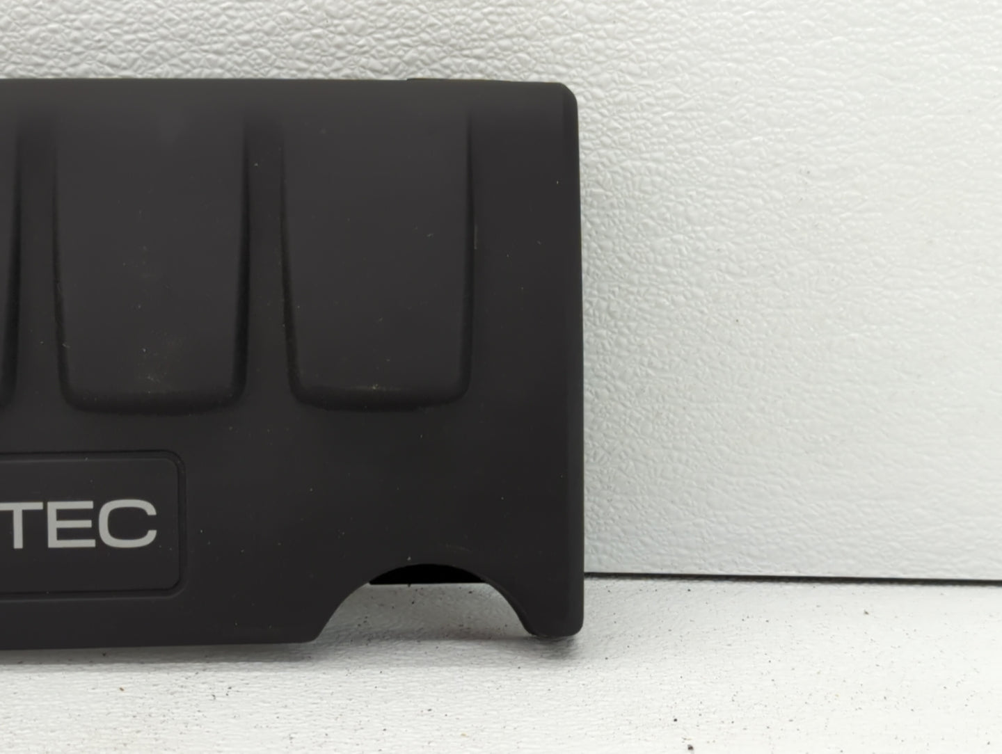 2011 Chevrolet Cruze Engine Cover - Oemusedautoparts1.com
