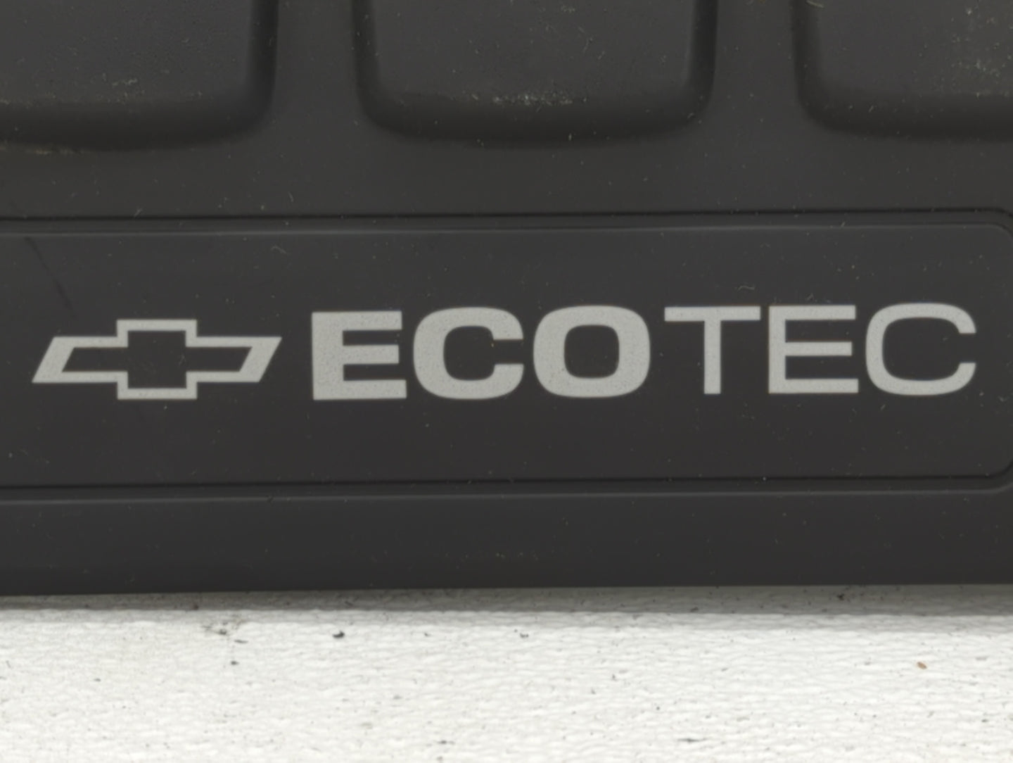 2011 Chevrolet Cruze Engine Cover - Oemusedautoparts1.com