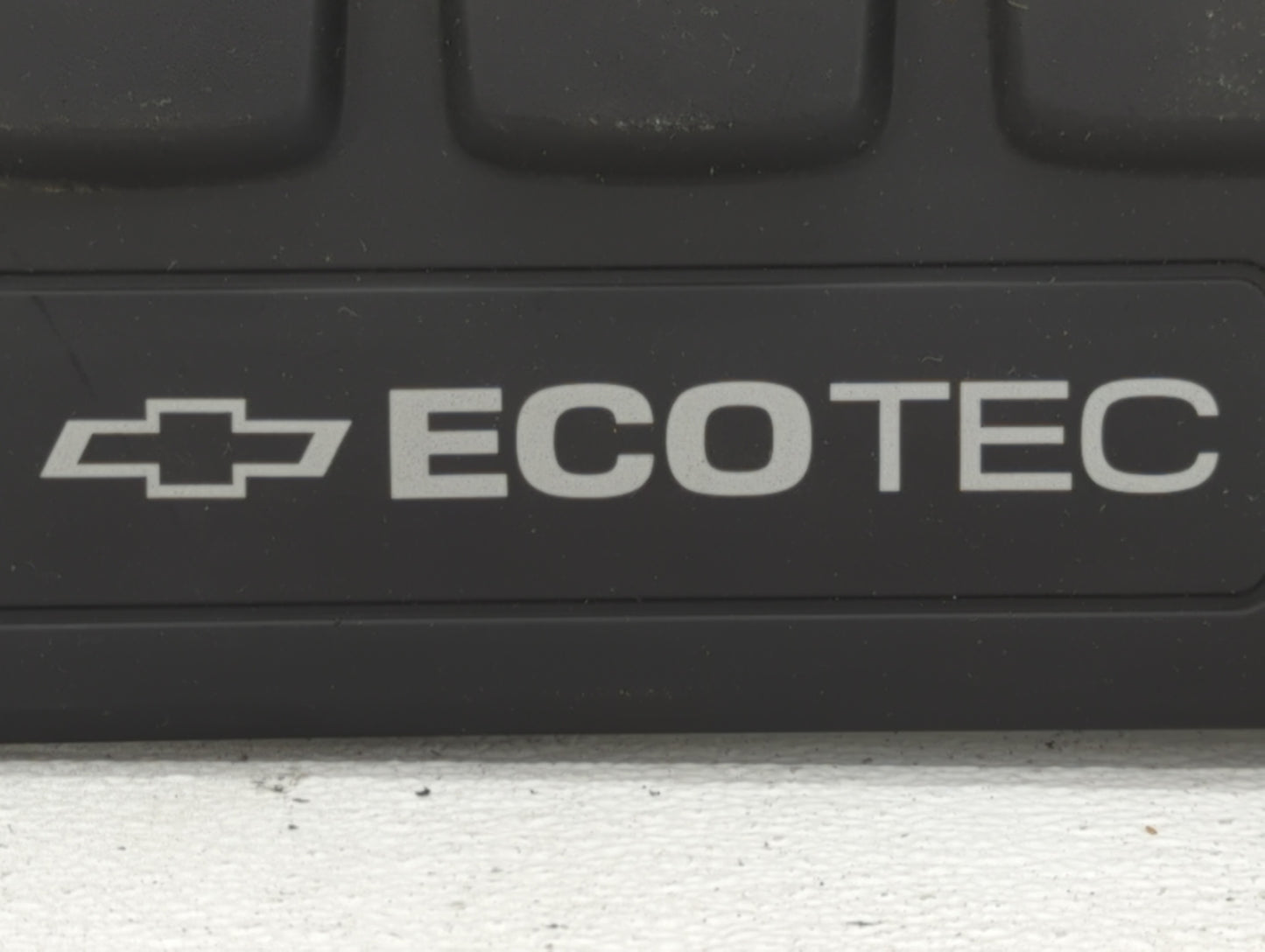 2011 Chevrolet Cruze Engine Cover - Oemusedautoparts1.com