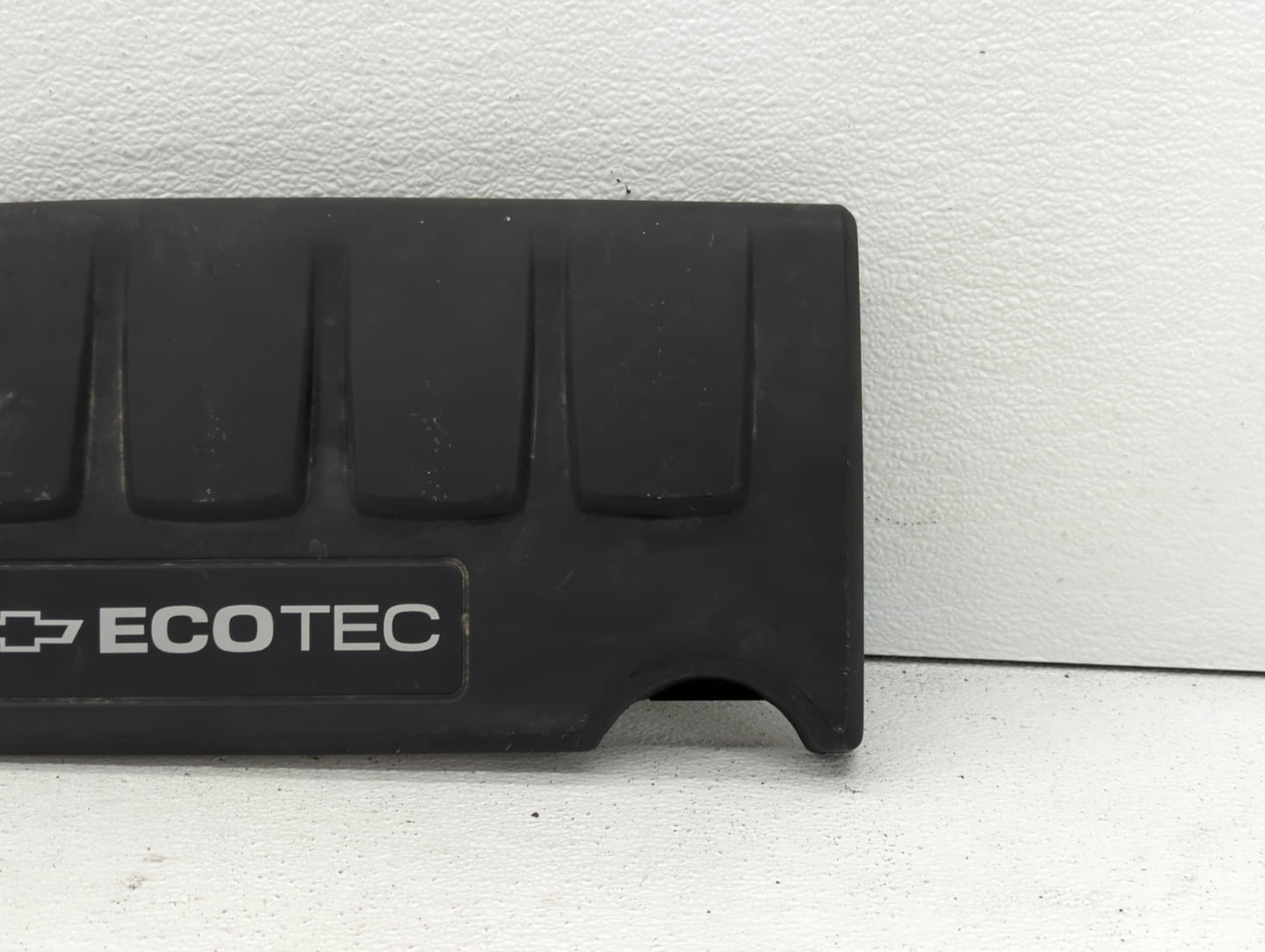 2011 Chevrolet Cruze Engine Cover - Oemusedautoparts1.com