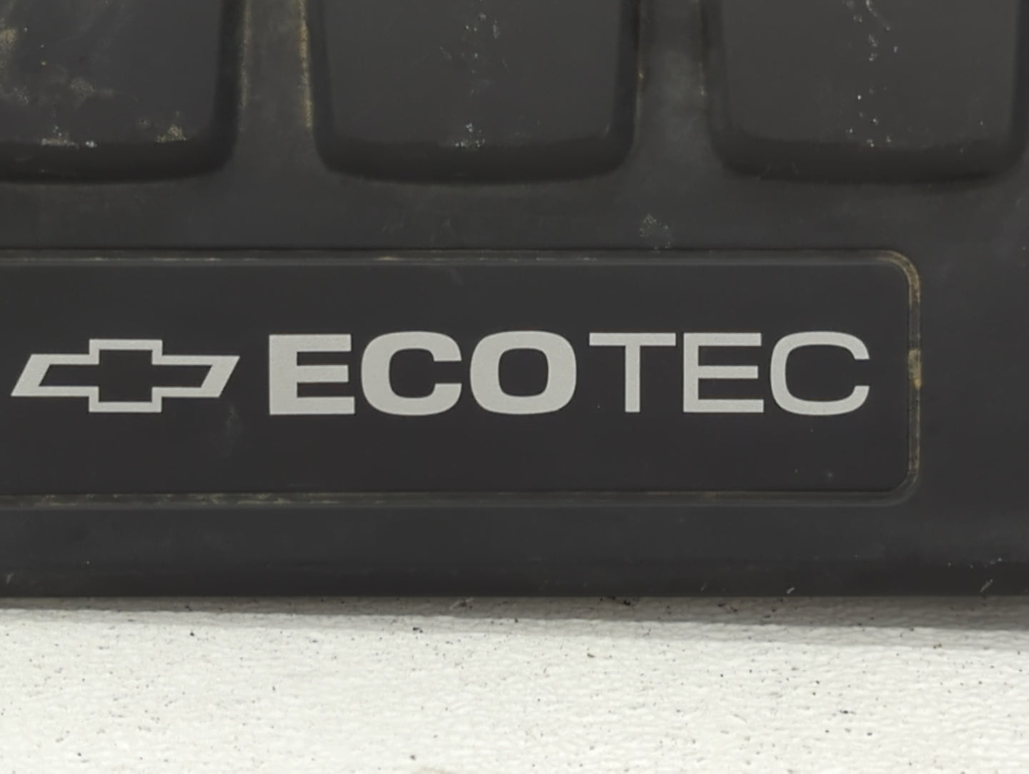 2011 Chevrolet Cruze Engine Cover - Oemusedautoparts1.com