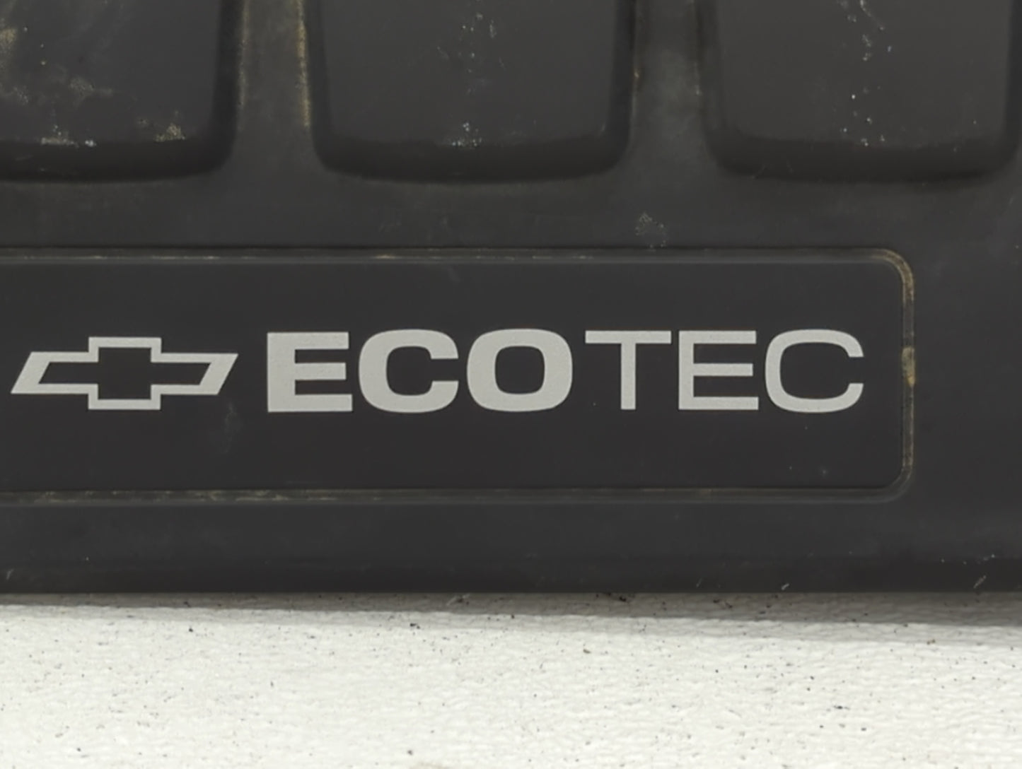 2011 Chevrolet Cruze Engine Cover - Oemusedautoparts1.com