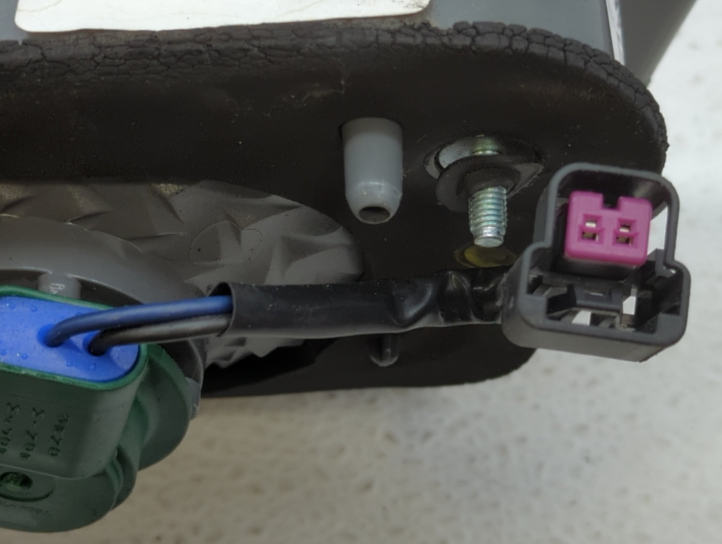 2011-2016 Chevrolet Cruze Tail Light Assembly Passenger Right OEM Fits Fits 2011 2012 2013 2014 2015 2016 OEM Used Auto Part