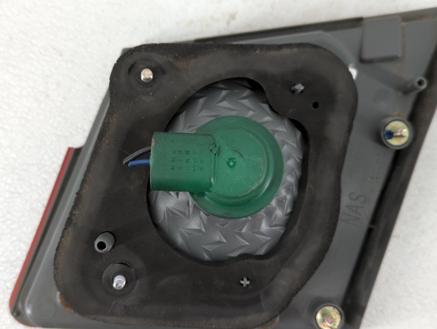 2011-2016 Chevrolet Cruze Tail Light Assembly Driver Left OEM P/N:3057KLCP Fits Fits 2011 2012 2013 2014 2015 2016 OEM Used 