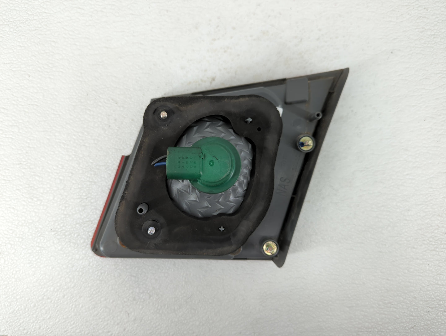 2011-2016 Chevrolet Cruze Tail Light Assembly Driver Left OEM P/N:3057KLCP Fits Fits 2011 2012 2013 2014 2015 2016 OEM Used 