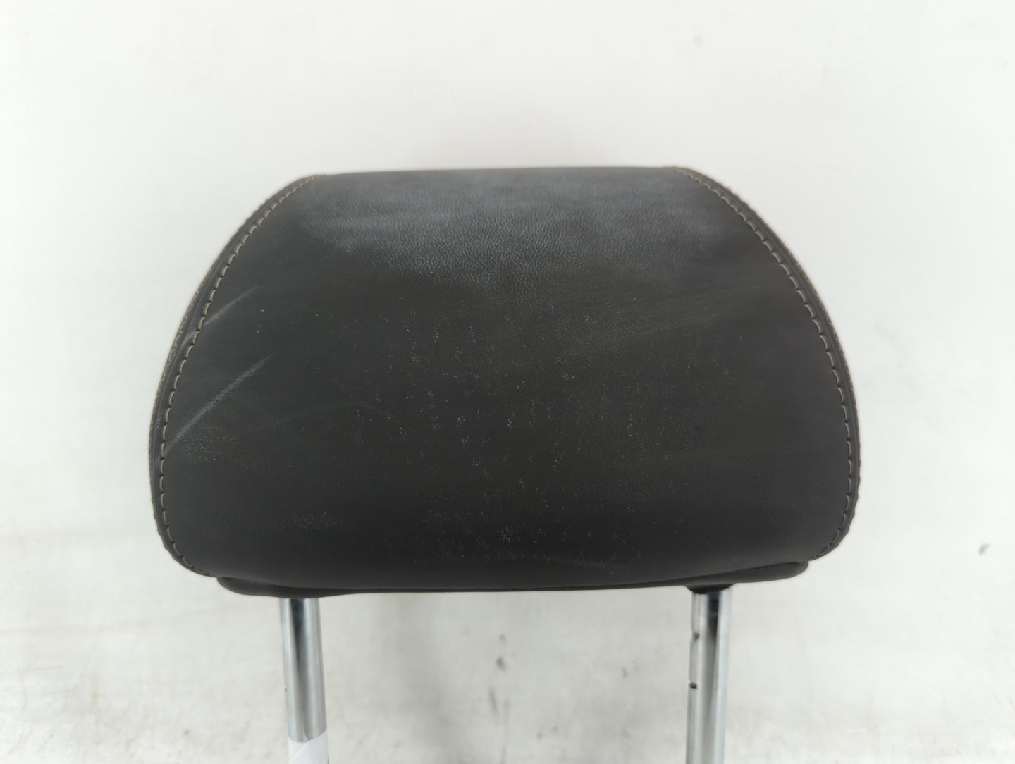 2011-2011 Chevrolet Cruze Headrest Head Rest Rear Seat Black - Oemusedautoparts1.com