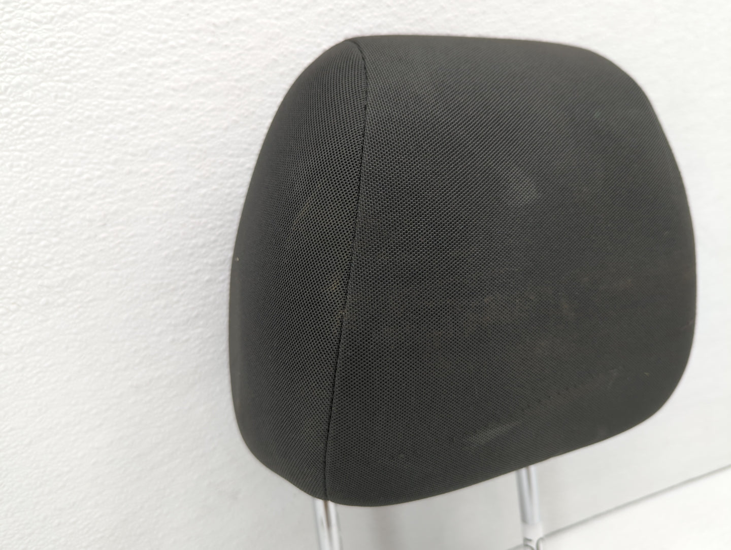 2011-2011 Chevrolet Cruze Headrest Head Rest Rear Center Seat Black 484502 - Oemusedautoparts1.com