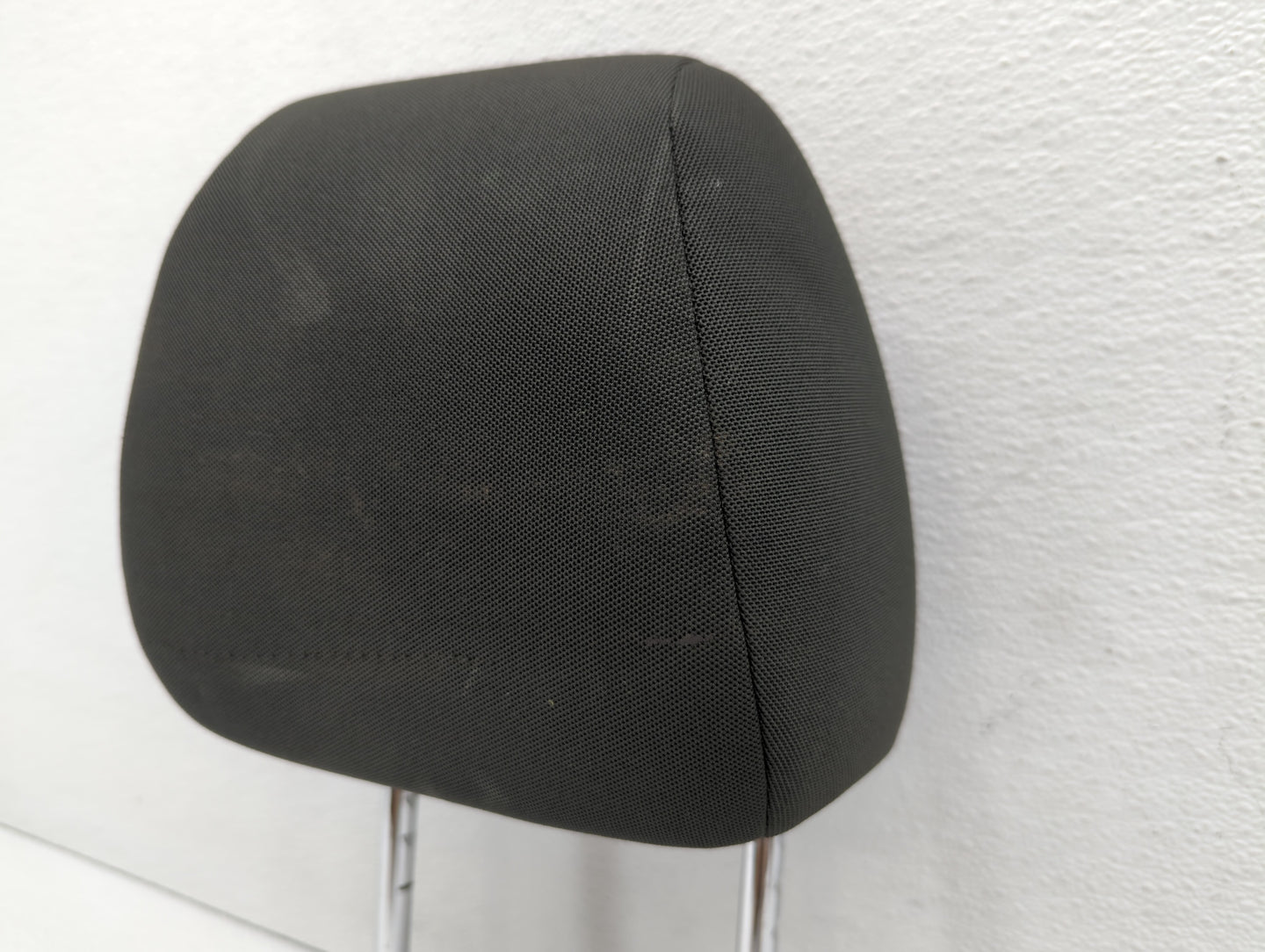 2011-2011 Chevrolet Cruze Headrest Head Rest Rear Center Seat Black 484502 - Oemusedautoparts1.com