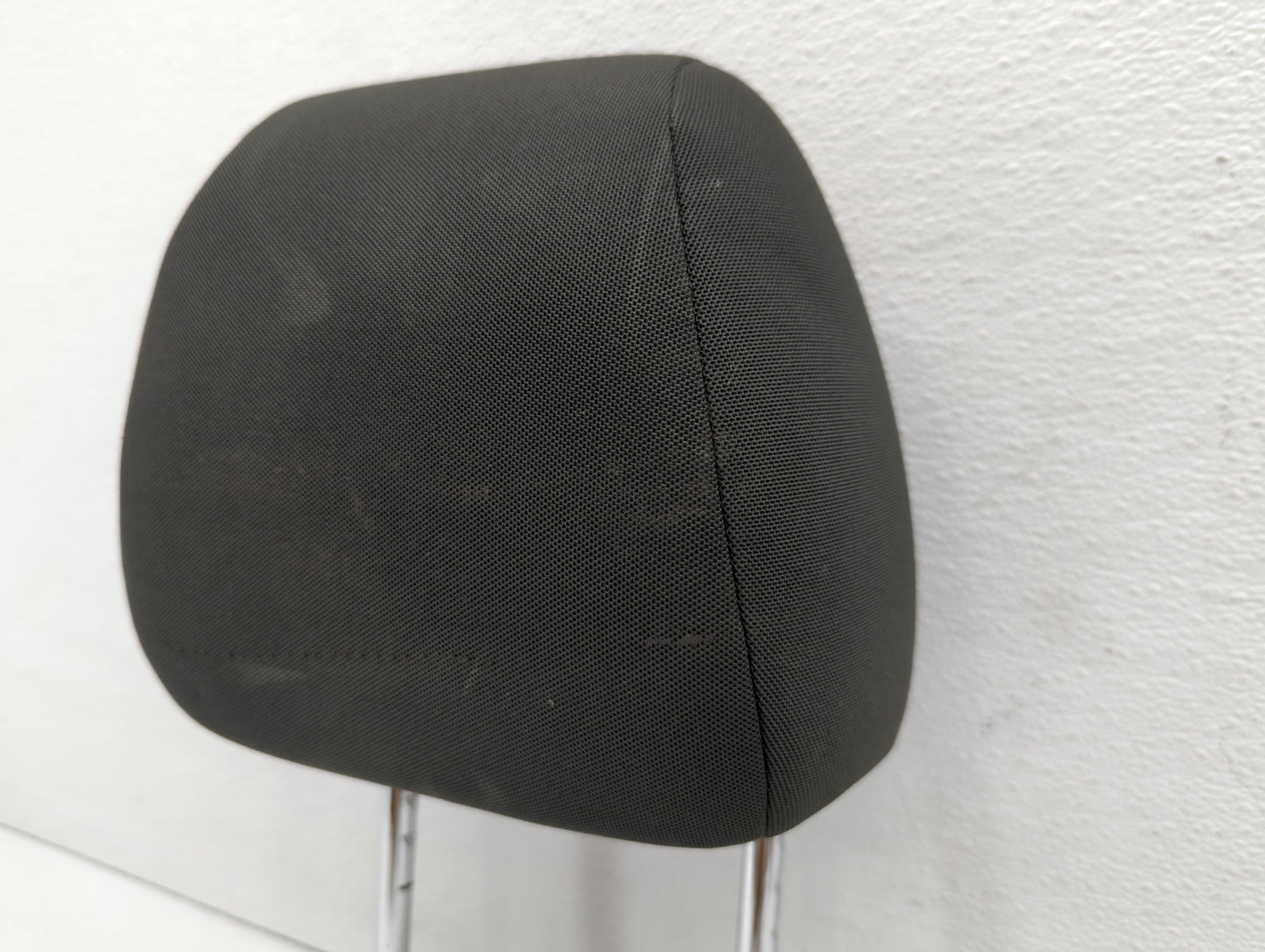 2011-2011 Chevrolet Cruze Headrest Head Rest Rear Center Seat Black 484502 - Oemusedautoparts1.com