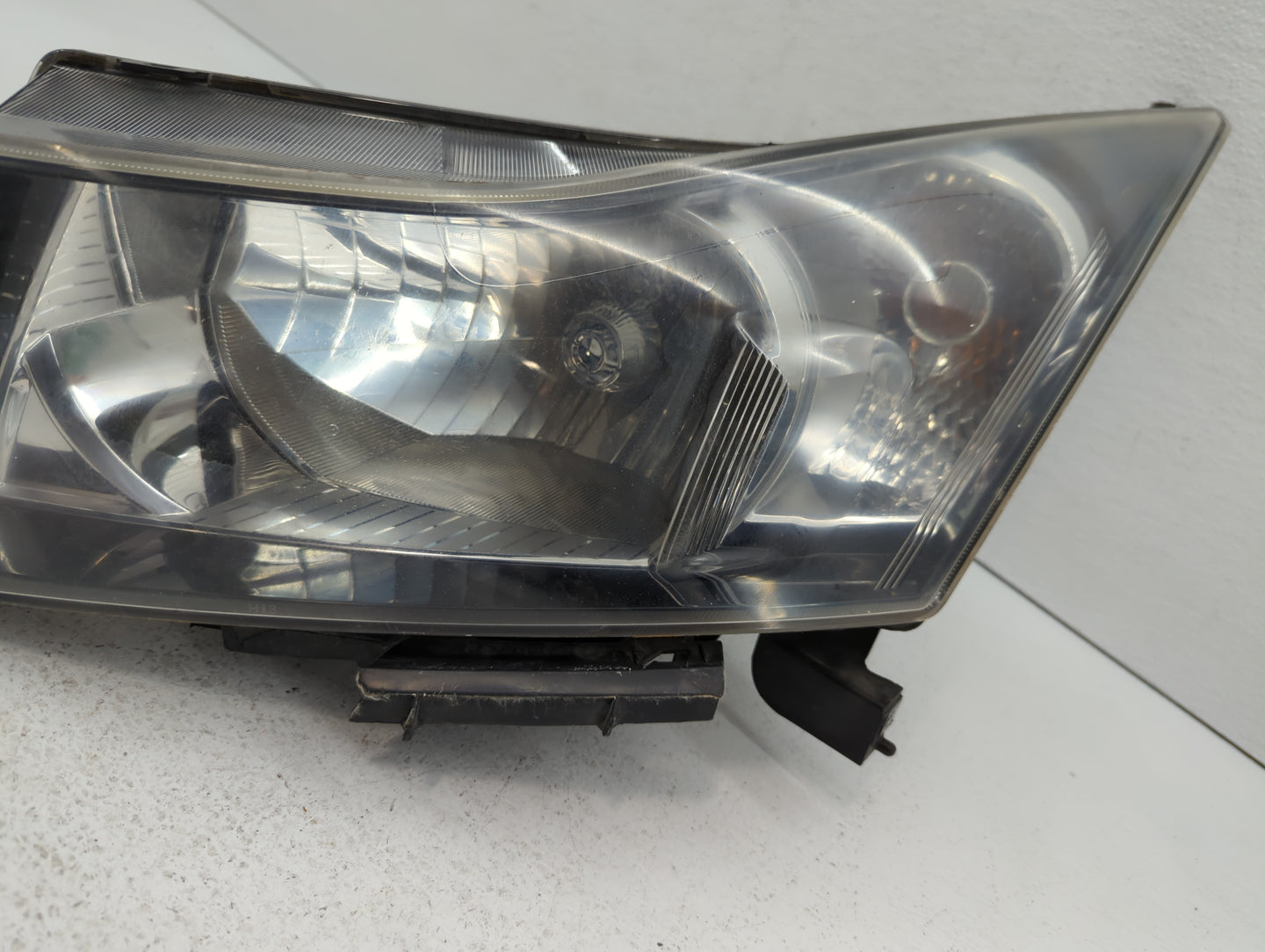 2011-2012 Chevrolet Cruze Driver Left Oem Head Light Headlight Lamp - Oemusedautoparts1.com