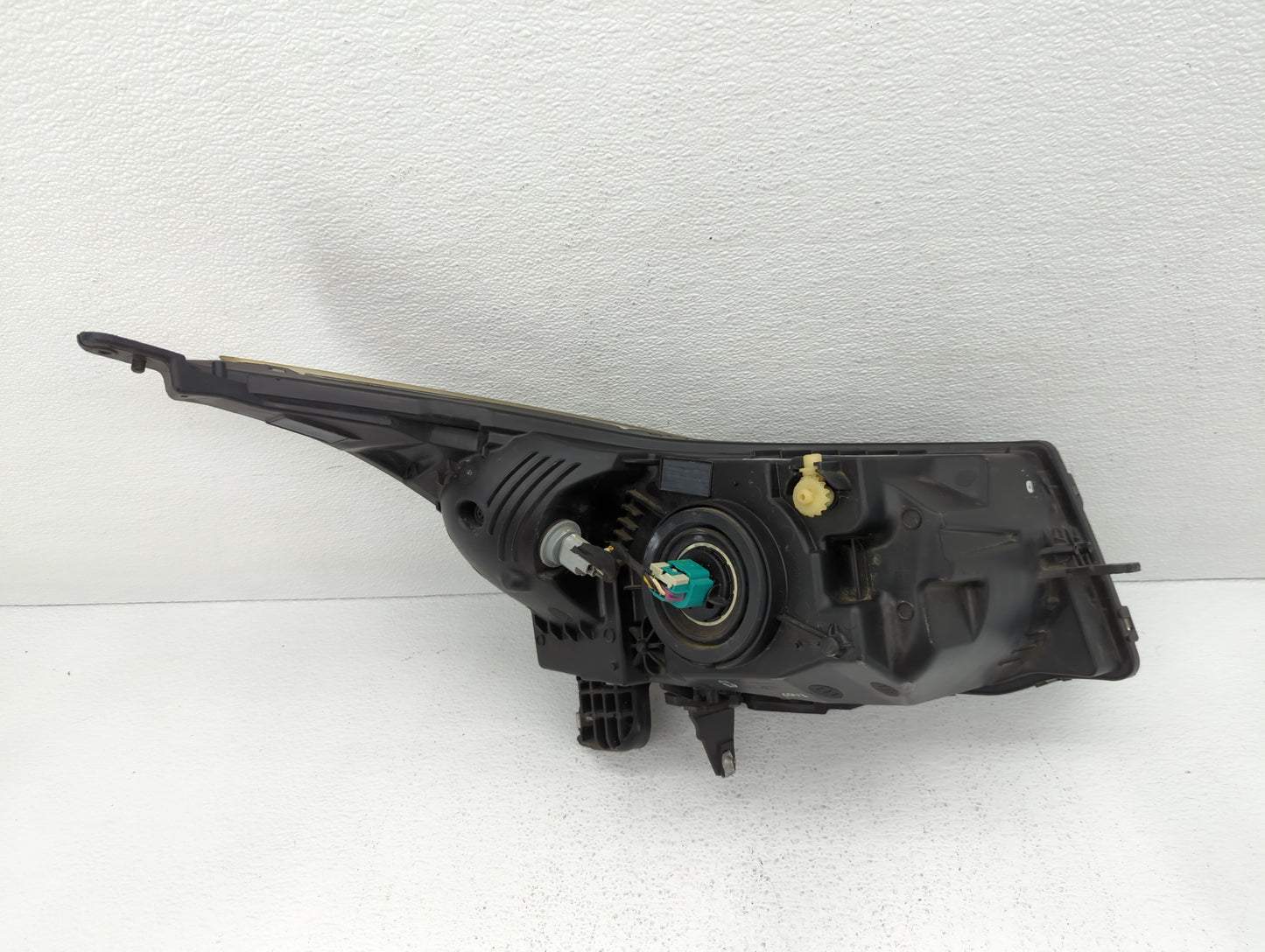 2011-2012 Chevrolet Cruze Driver Left Oem Head Light Headlight Lamp - Oemusedautoparts1.com