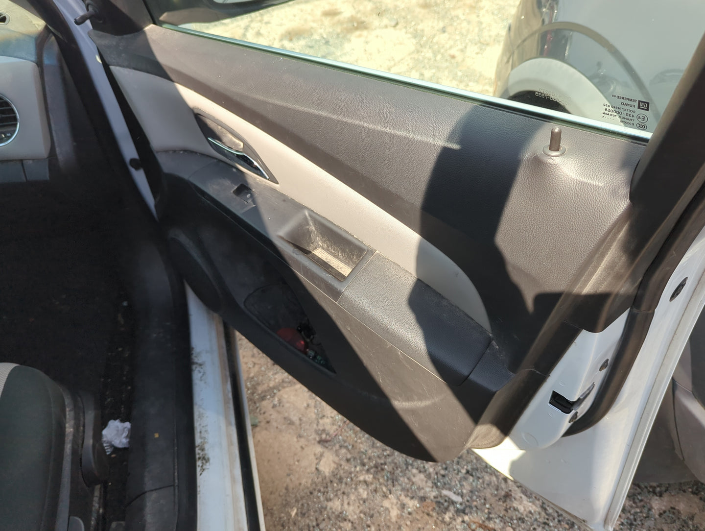 2011 Chevrolet Cruze Front Right Passenger Interior Door Panel Trim 5008365 - Oemusedautoparts1.com